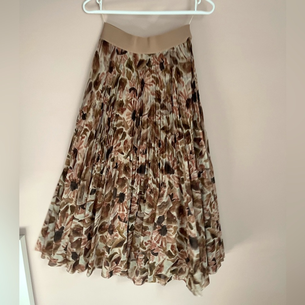 Aritzia Twirl Skirt Floral | Size S